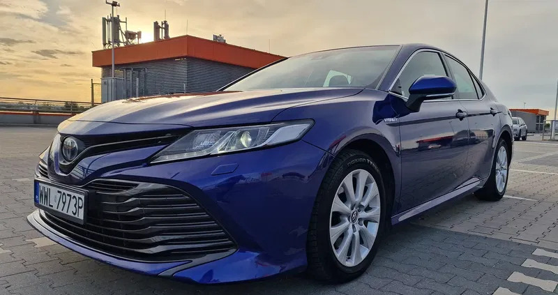 Toyota Camry cena 100400 przebieg: 106800, rok produkcji 2019 z Warszawa